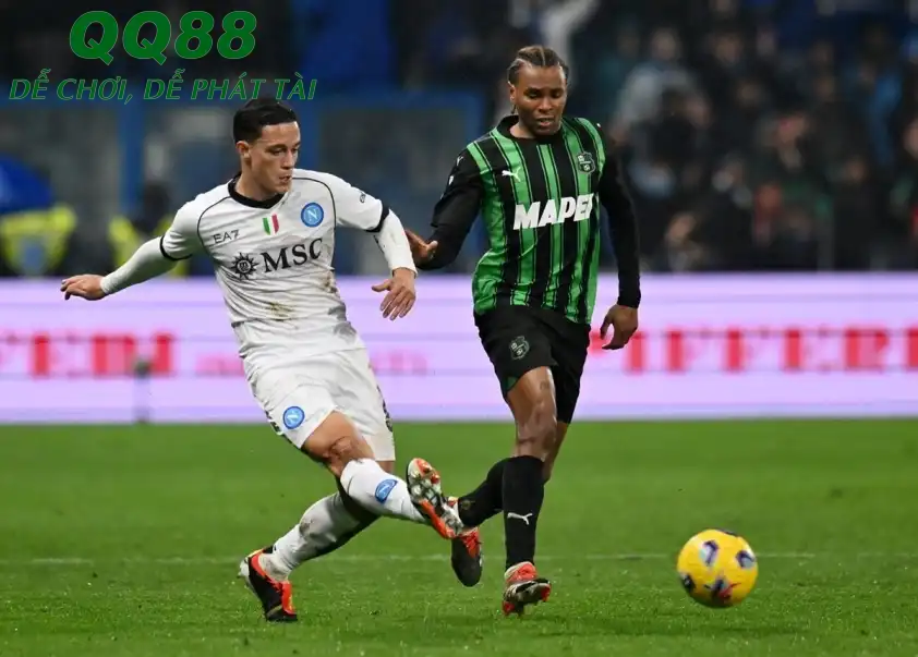Napoli được đánh giá cao hơn Sassuolo. (Ảnh: Internet) Napoli được đánh giá cao hơn Sassuolo. (Ảnh: Internet)